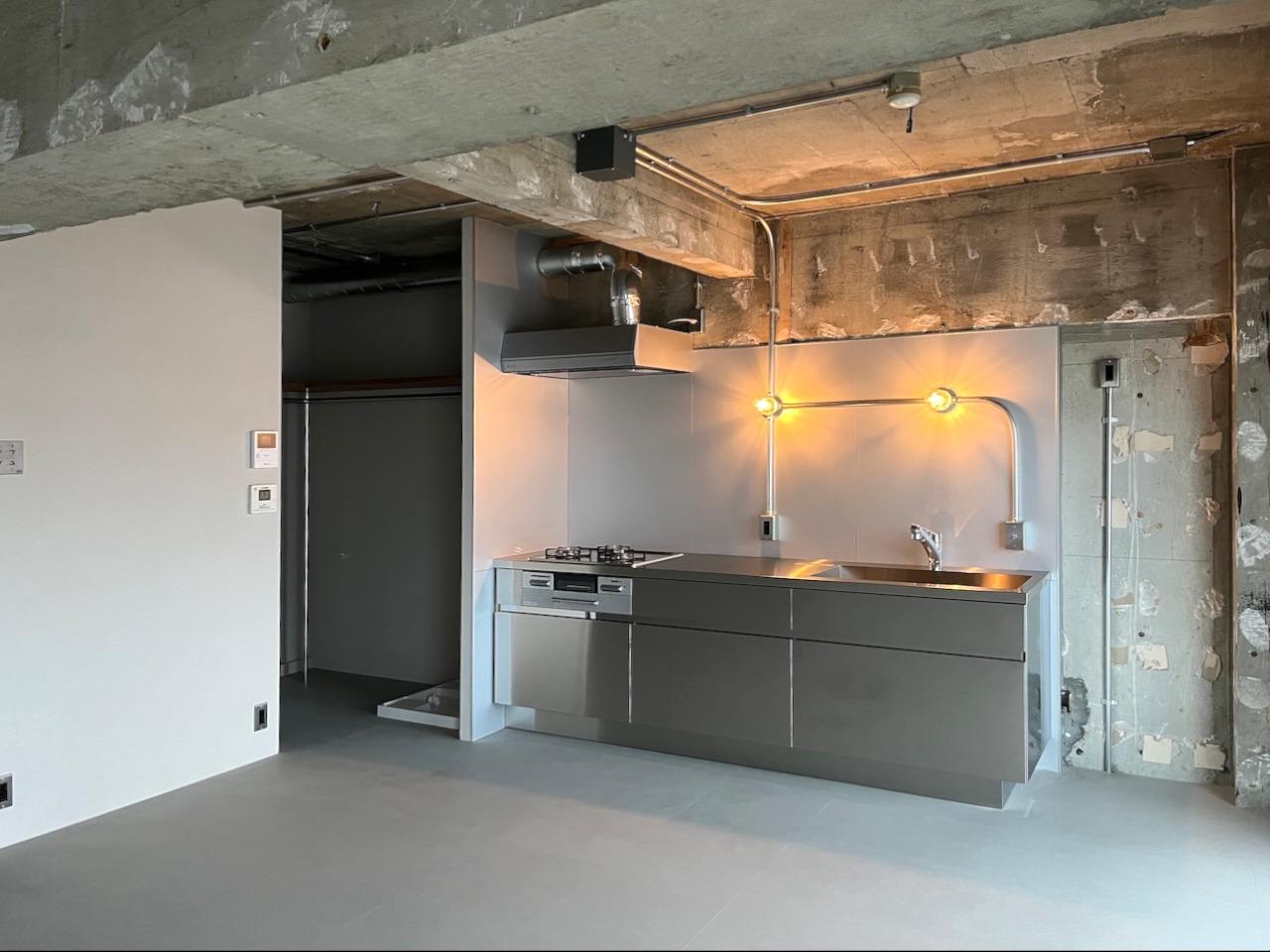 福岡市博多区奈良屋町の売買物件/素材感を楽しめるお部屋です。