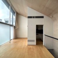 福岡市東区香椎浜の賃貸物件/リビングは3階。奥には、小さな小屋のような独立型キッチンが。