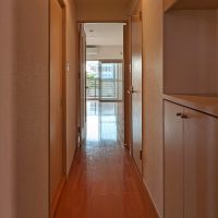 福岡市中央区今泉の賃貸物件/玄関からバルコニーまで一直線。明るい室内です。