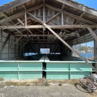 佐賀県唐津市呼子町の売買物件/かつては海魚の工場として使われており、その名残が今も残っています。

