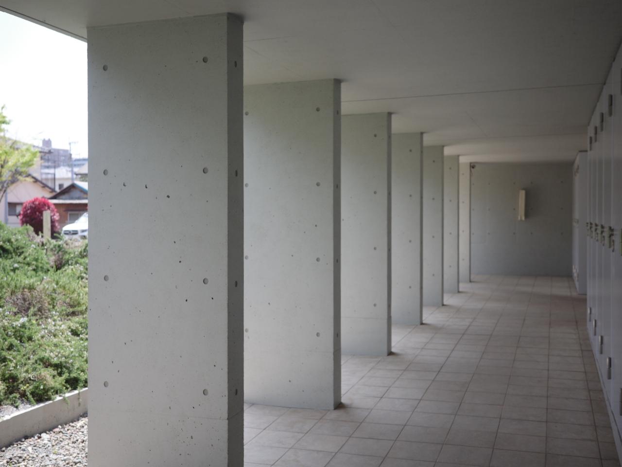 福岡市西区小戸の賃貸物件/共用部のデザインも抜かりない。