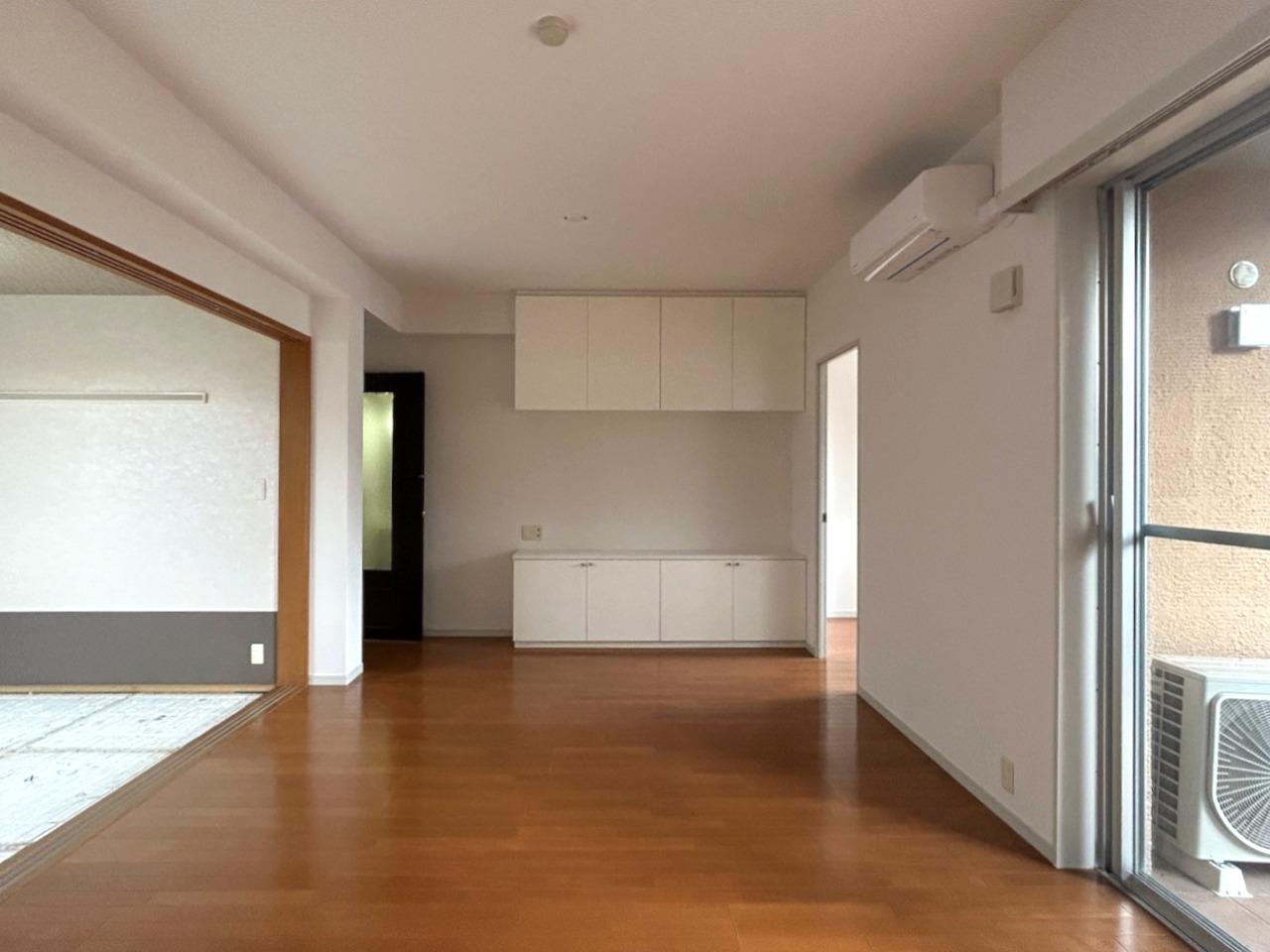 福岡市西区小戸の賃貸物件/室内は開放感があり、どんな家具もしっくりきそう。