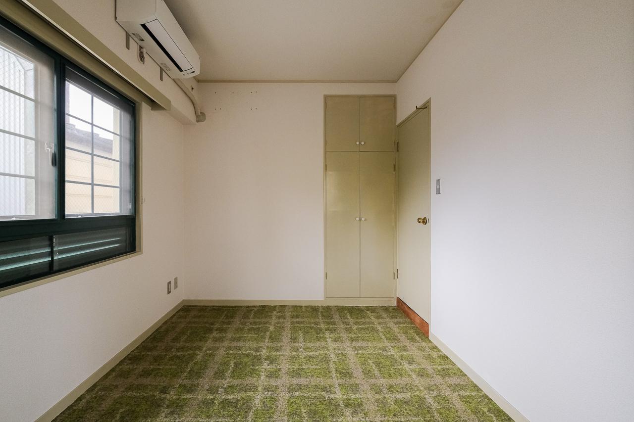 福岡市城南区鳥飼の賃貸物件/腰窓から見た室内