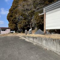 熊本県阿蘇市小国大字宮原の賃貸物件/敷地内には複数駐車可能です。(補修工事前の写真です。）