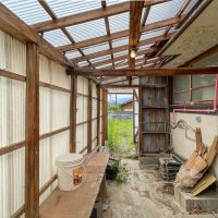 糸島市志摩師吉の賃貸物件/建物裏には、物置もあります。