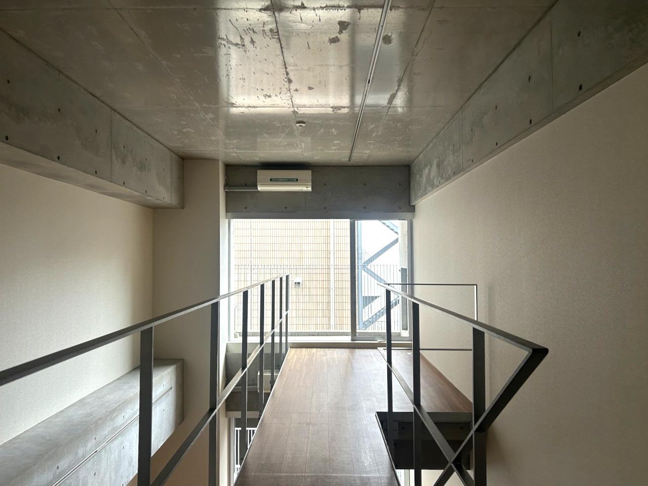福岡市中央区警固の賃貸物件/廊下の先にはちょっとしたスペースがあります。寝室として？書斎として？お使いください。