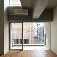 福岡市中央区警固の賃貸物件/窓からは優しい光が入ってきます。