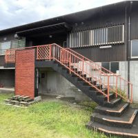福岡県久留米市山本町の売買物件/1階が倉庫と車庫、2階が居住空間になります。