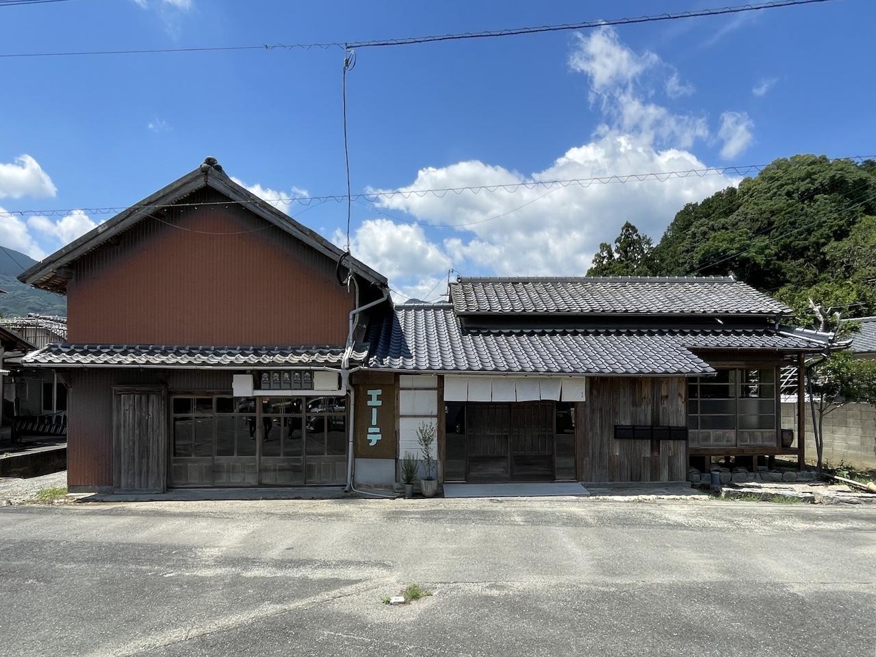 糸島市長野の賃貸物件/築112年の大きな古民家を4区画に分け、テナントを募集します。
