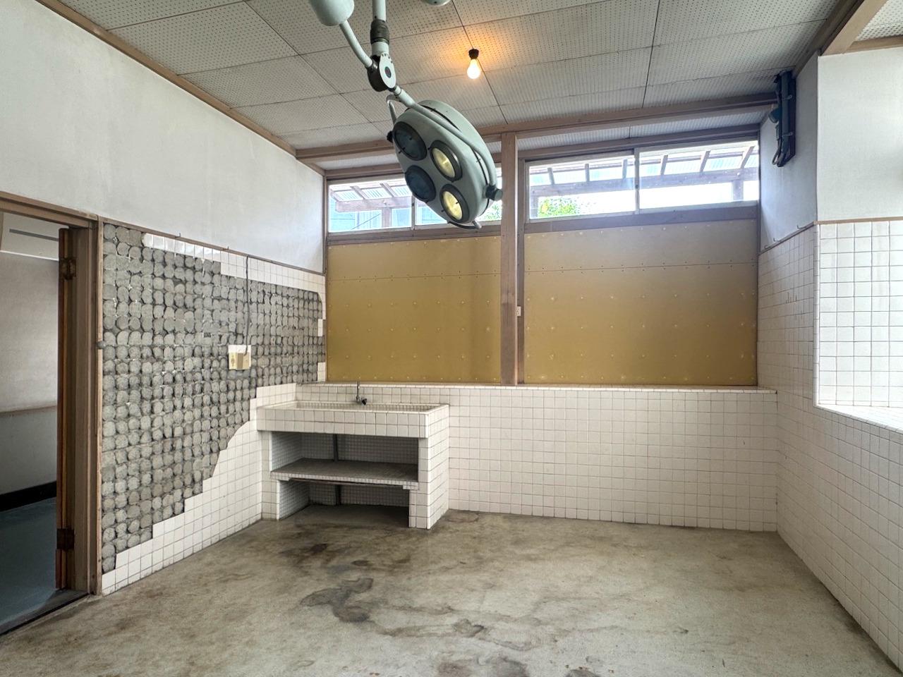 福岡県八女市黒木町本分の賃貸物件/【手術室】コーヒー屋、雑貨屋、お花屋なんて良いかも。