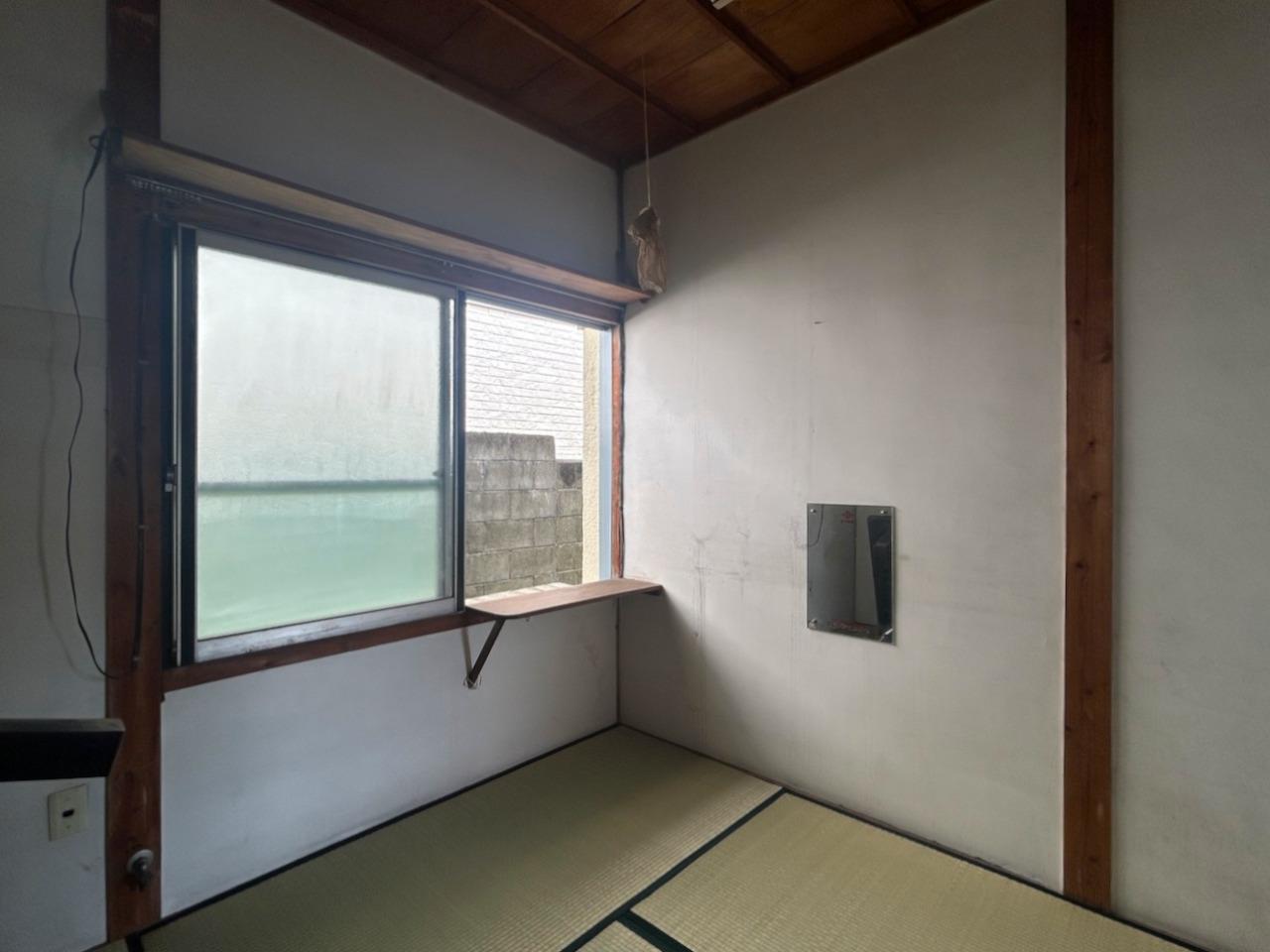 福岡県八女市黒木町本分の賃貸物件/【院長室】中は意外にも和室スペース。スタッフ休憩室、着替え室などに。