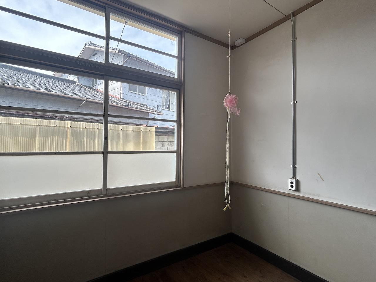 福岡県八女市黒木町本分の賃貸物件/【5号室】カウンセリングルームや、アートなどの制作スペース、小さな打ち合わせルームにもいいかも。