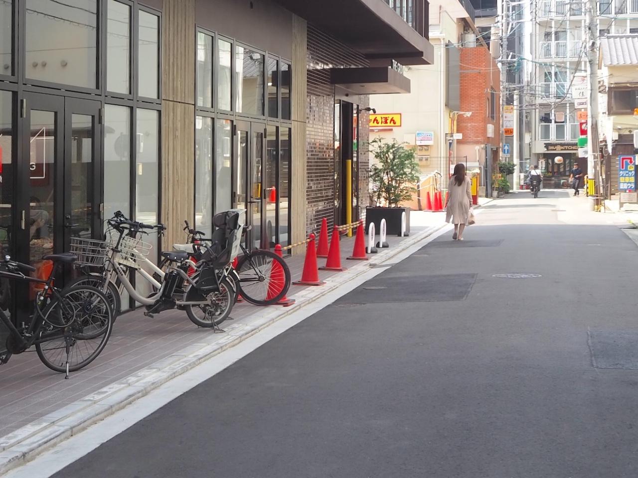 福岡市中央区六本松の賃貸物件/1階には飲食店が入っています。