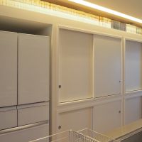 福岡市早良区南庄の売買物件/キッチンの後ろは全面収納に。