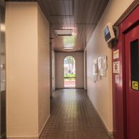 福岡市中央区赤坂の賃貸物件/エントランスもレトロな雰囲気