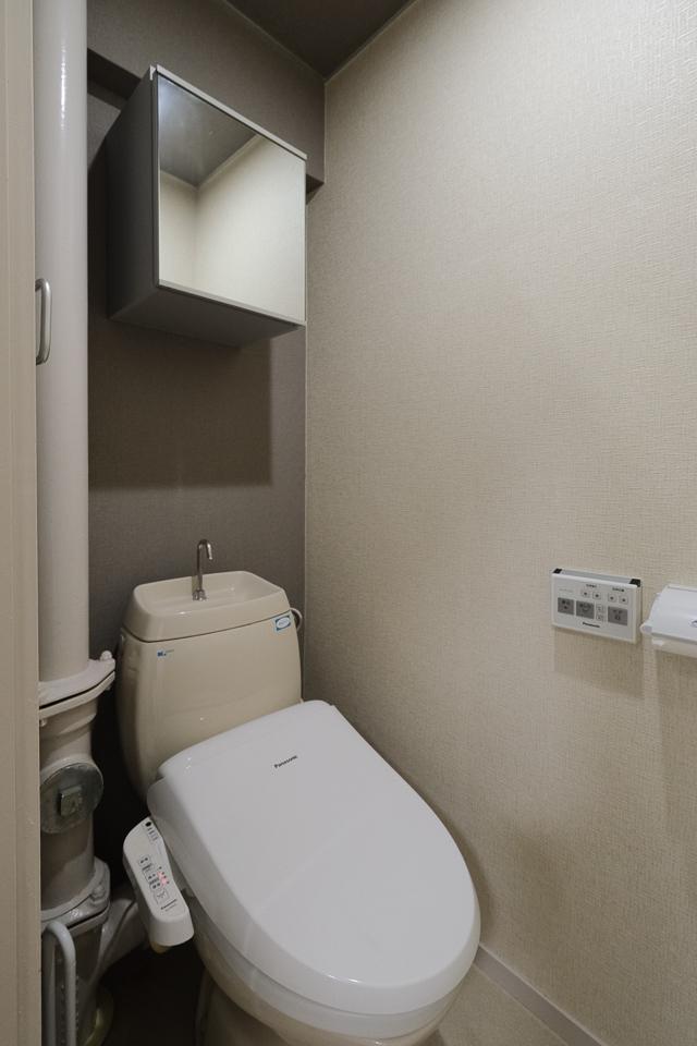 福岡市中央区赤坂の賃貸物件/トイレは新しくなってます。
