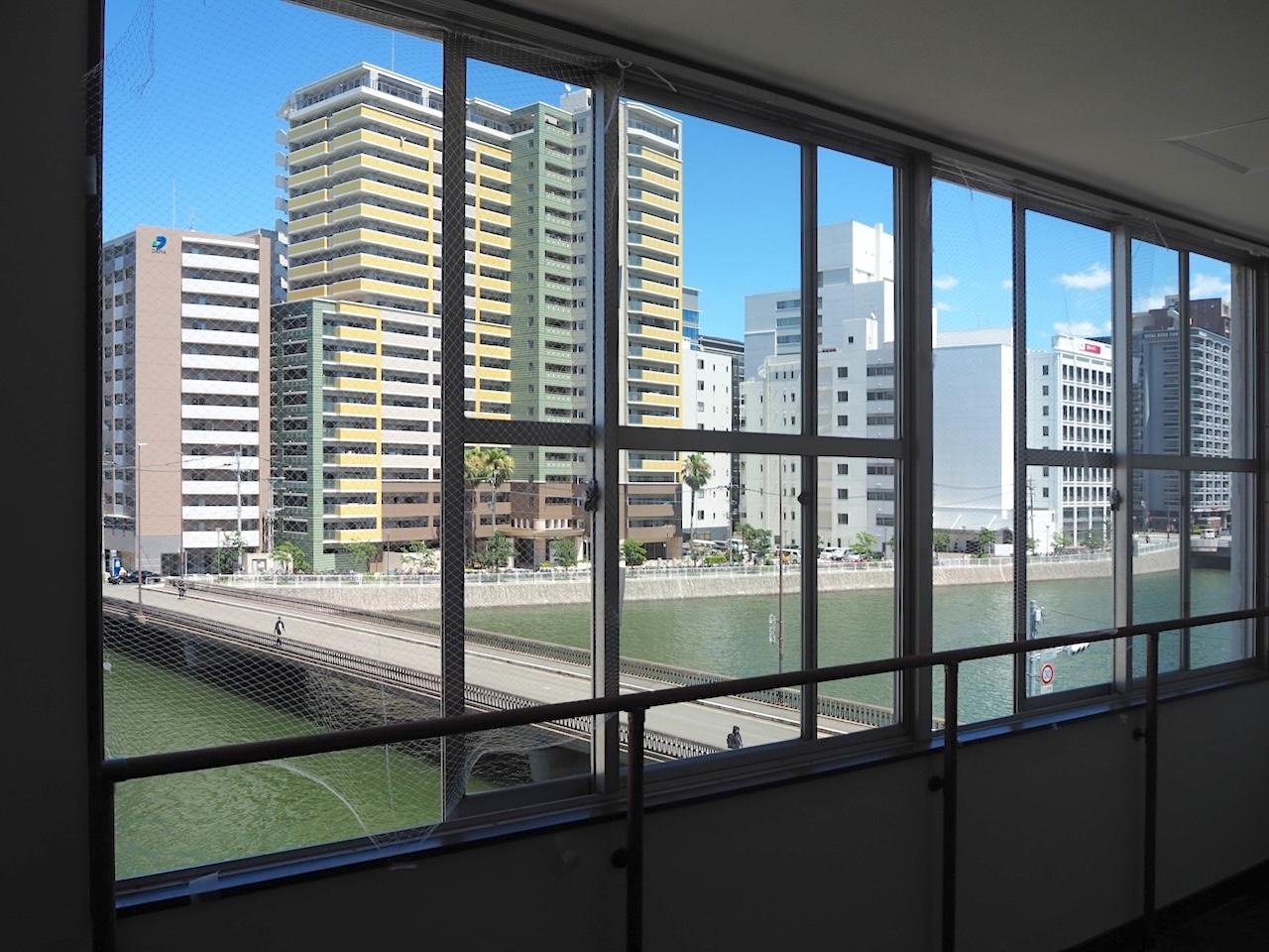 福岡市中央区天神の賃貸物件/那珂川を望むレトロビルの一室。