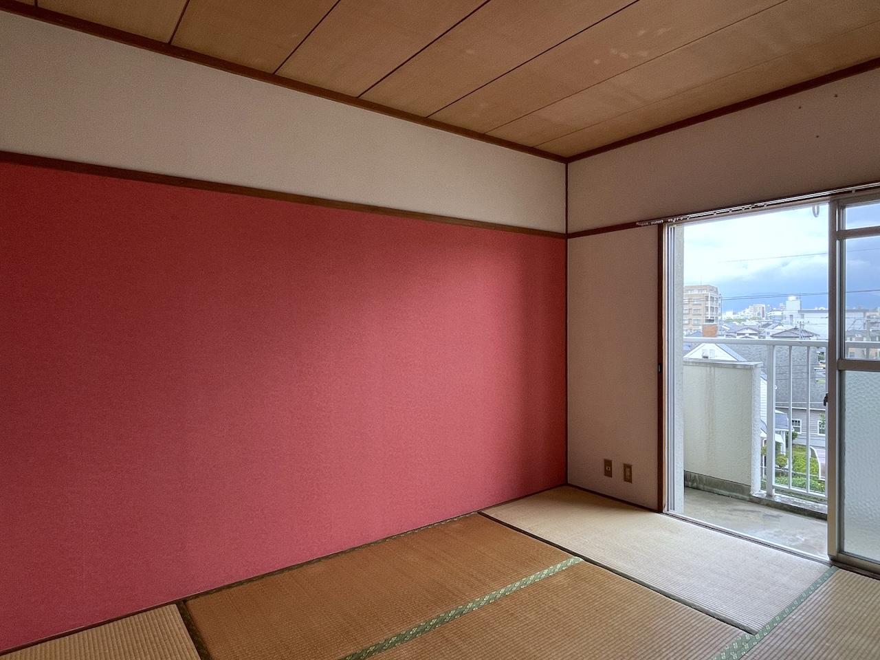 那珂川市片縄の賃貸物件/アクセントクロスが可愛い和室