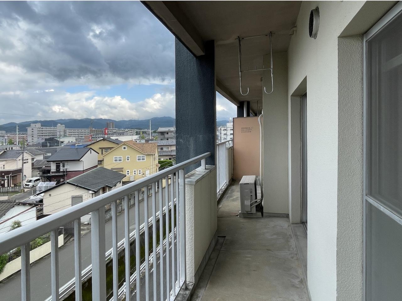 那珂川市片縄の賃貸物件/ロングバルコニーです。