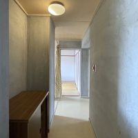那珂川市片縄の賃貸物件/玄関まわりは、躯体コンクリートにモルタルを塗り綺麗に仕上げてます。