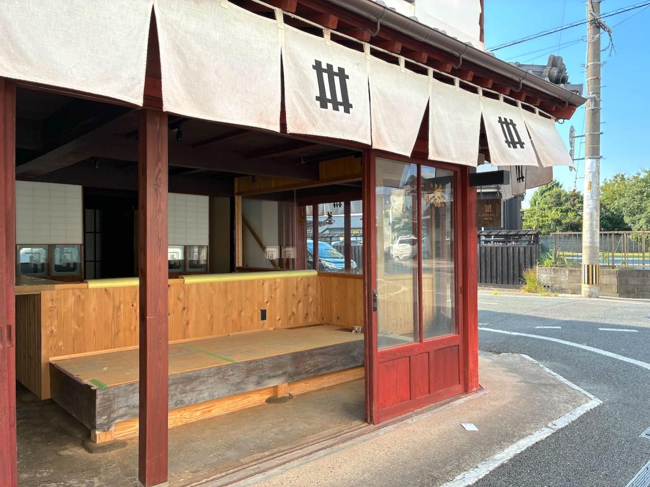 八女市本町の賃貸物件/現況は入ってすぐにカウンターとキッチン想定のスペースがあります。