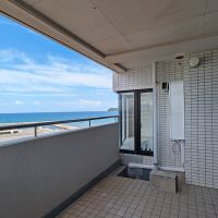福津市西福間の売買物件/広さはそこまでないけれど、どこまでも続く空と海を見ていればエンドレスなバルコニー。