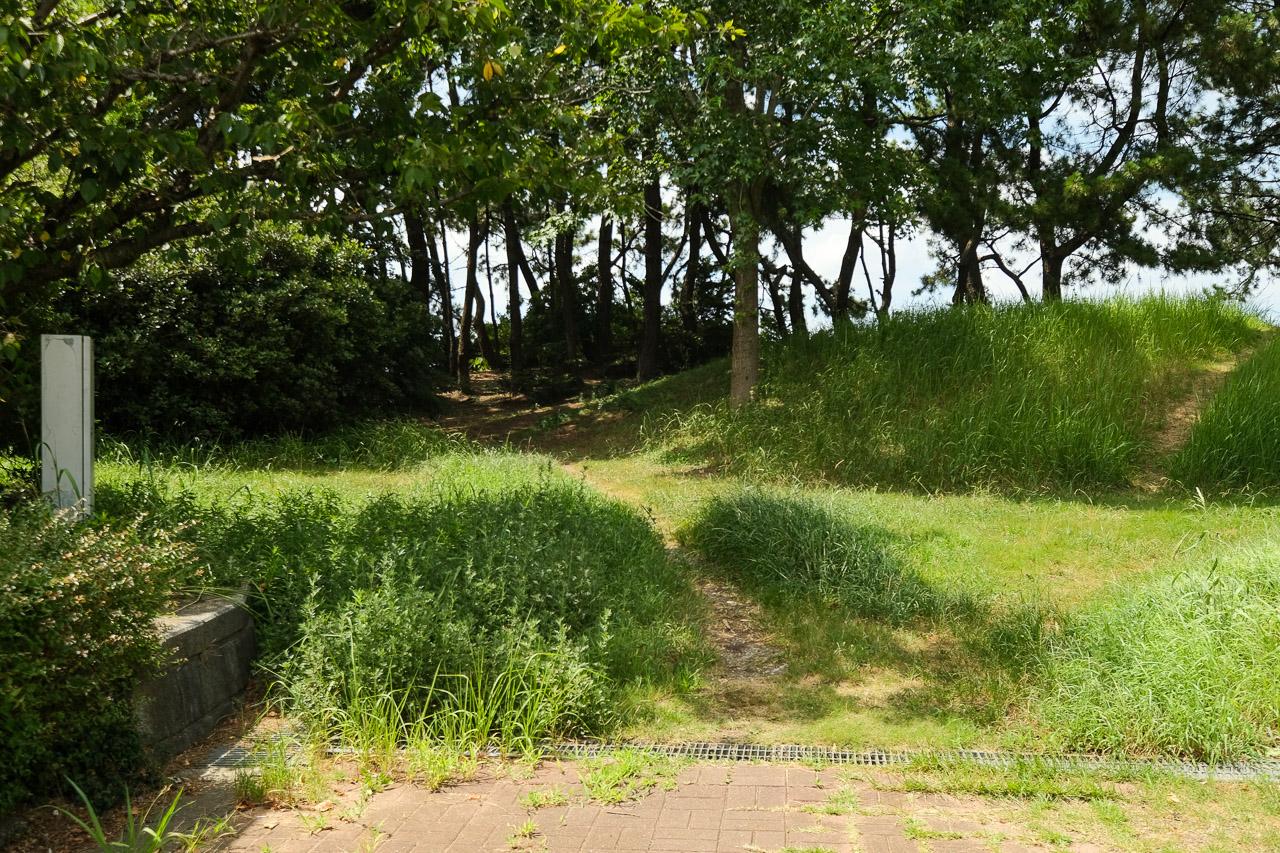 福岡市中央区福浜の売買物件/ここを登った先に海です。