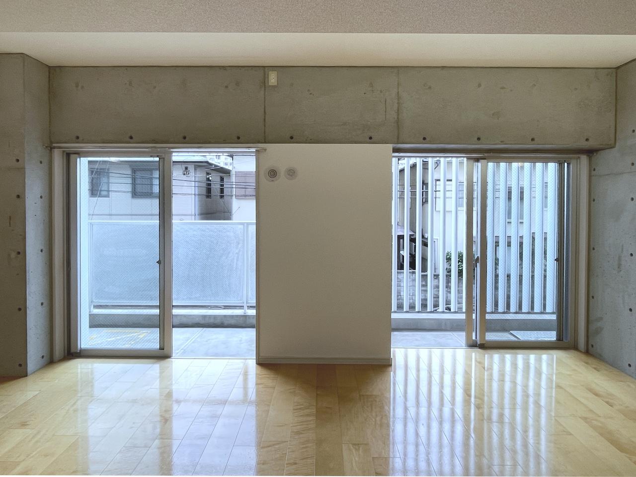 福岡市早良区高取の賃貸物件/バルコニーから優しい光が差し込みます。