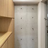 福岡市早良区高取の賃貸物件/玄関。コンクリートの壁にはPコンフックをつけることが可能です。