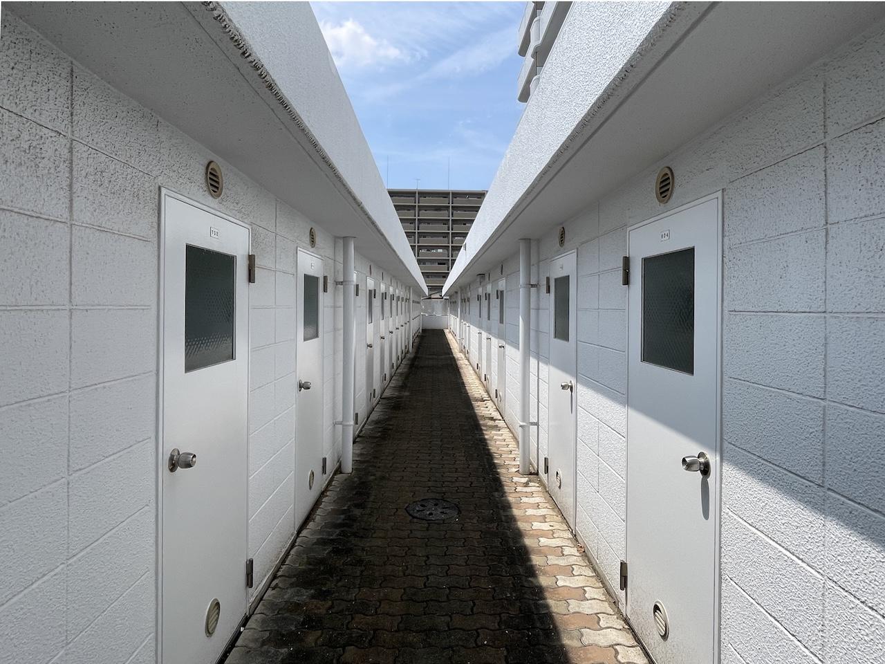 福岡市南区花畑の売買物件/専用の鍵付きの扉です。