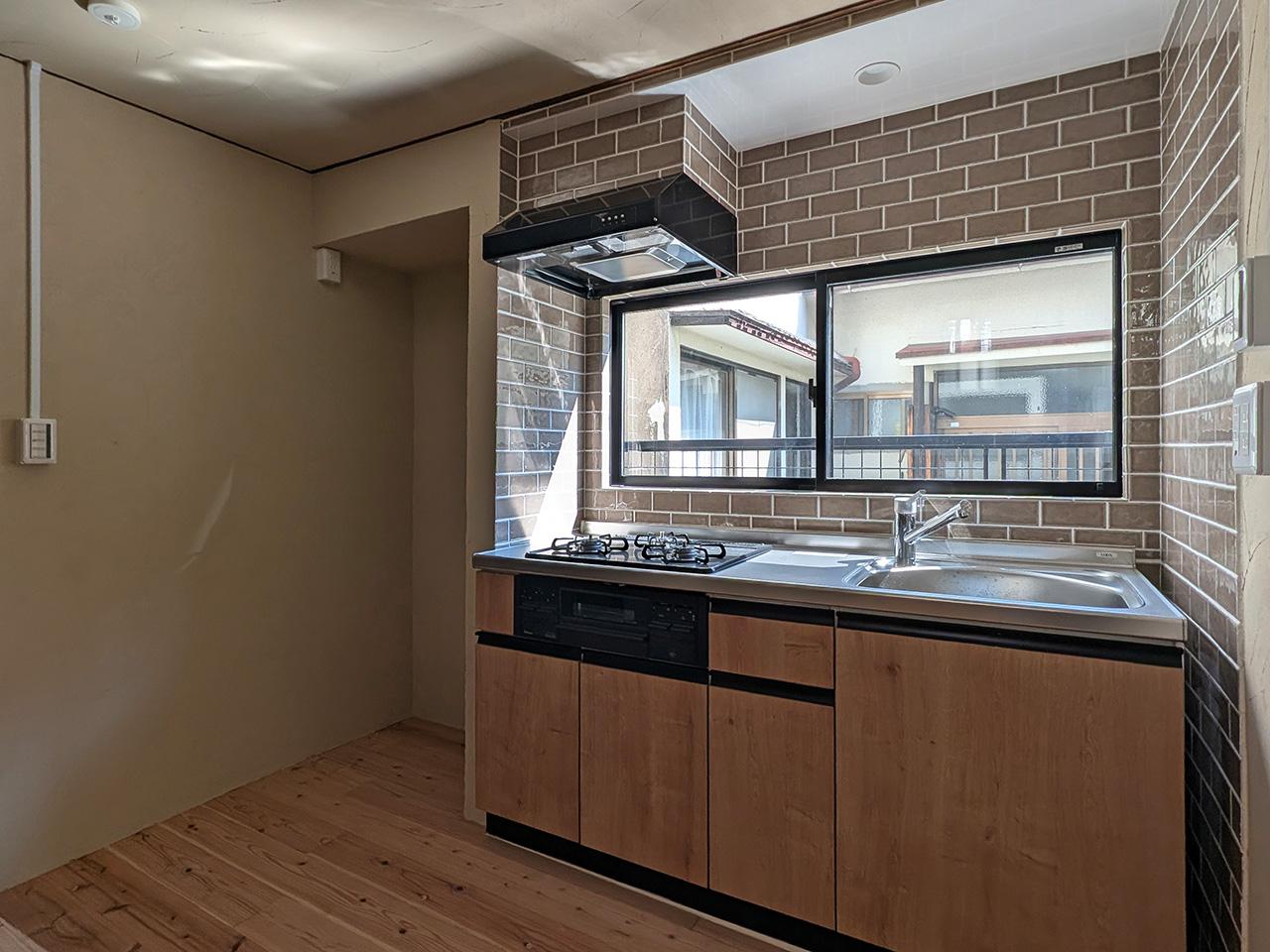 福岡市南区大楠の賃貸物件/3口コンロのキッチン。