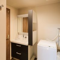 福岡市中央区桜坂の賃貸物件/独立洗面台と洗濯機置き場。