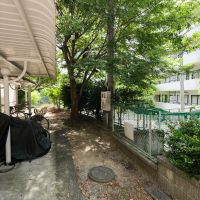 福岡市中央区谷の賃貸物件/駐輪場も自然豊か。