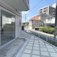 北九州市小倉北区井堀の賃貸物件/入り口前のテラス。植物や看板を置いてください。