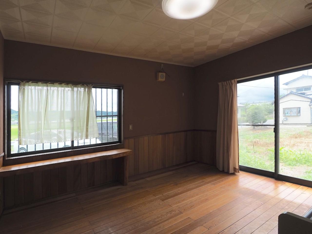 福岡県福津市勝浦の賃貸物件/窓面が多いのも良い。