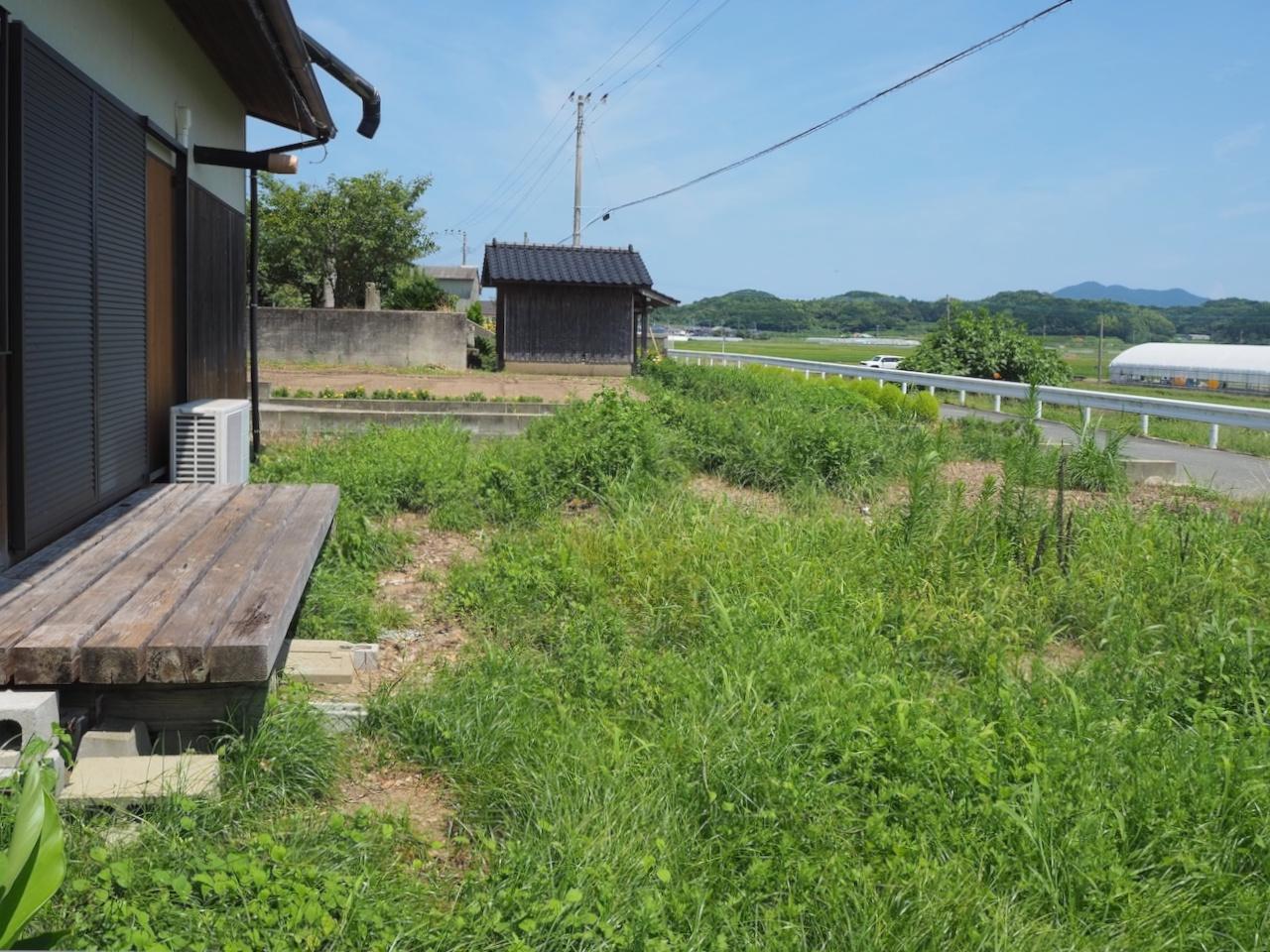福岡県福津市勝浦の賃貸物件/草木のメンテナンスは必要になります。