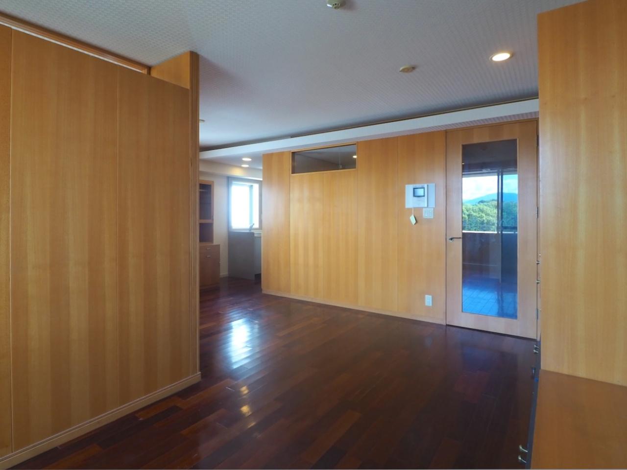 福岡市中央区大手門の賃貸物件/建具多めで家具入らず。