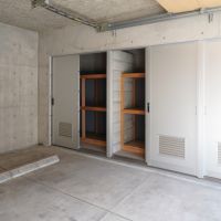 福岡市南区桧原の売買物件/ガレージ内には大型な収納も完備。アウトドアグッズはここにどうぞ。