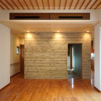 福岡市南区桧原の売買物件/壁の質感や天井の意匠、エアコンの納まりにまで気を配った設計です。