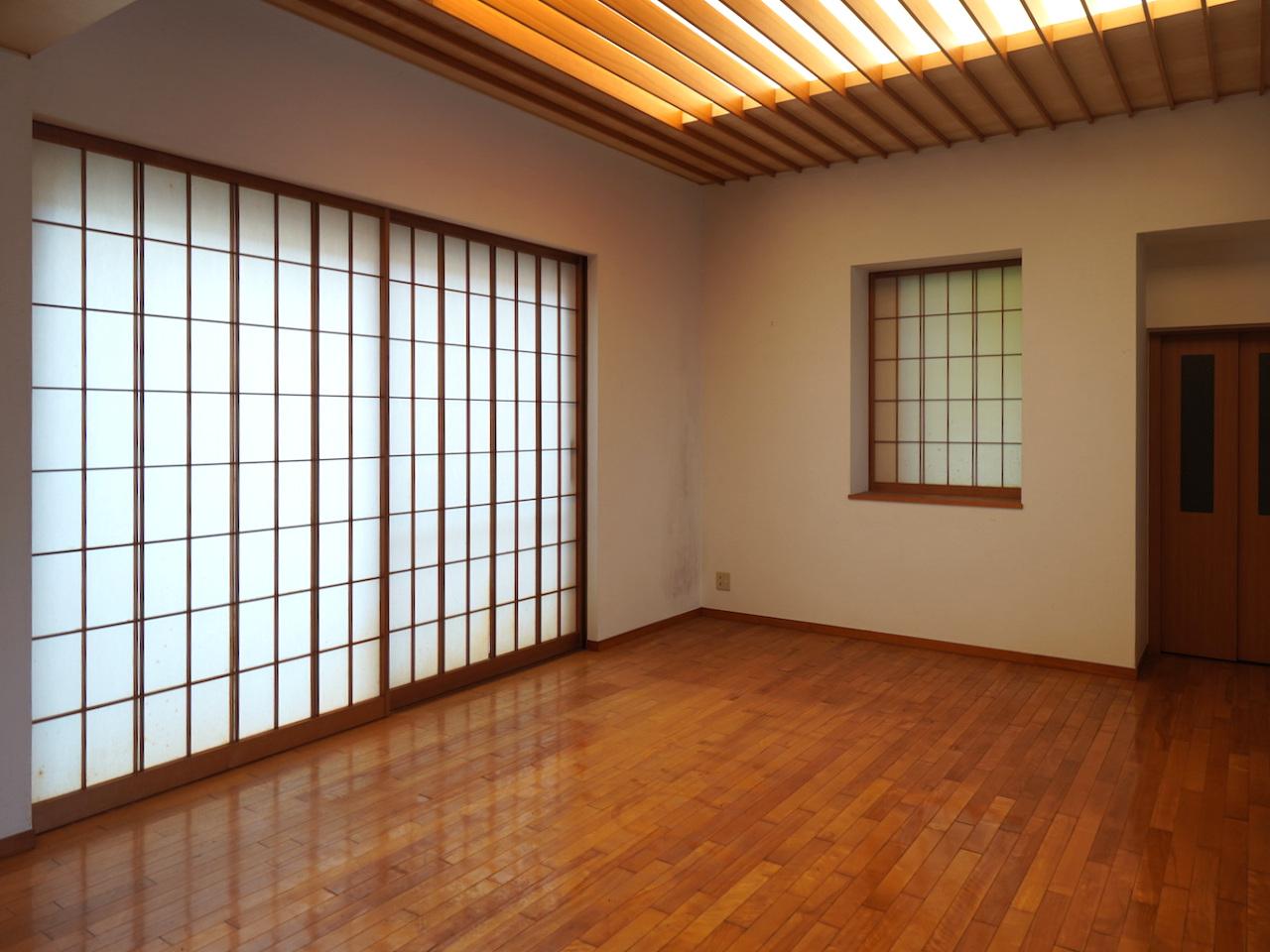 福岡市南区桧原の売買物件/リビングは、障子を閉めて和モダンな空間にも◎