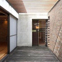 福岡市南区桧原の売買物件/格子天井から差し込む影が美しい。