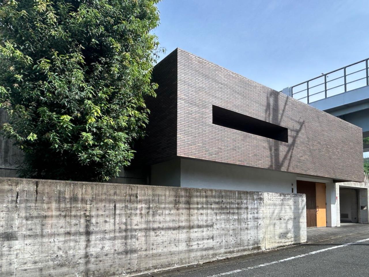 福岡市南区桧原の売買物件/堂々と映える、存在感あるおしゃれな邸宅です。