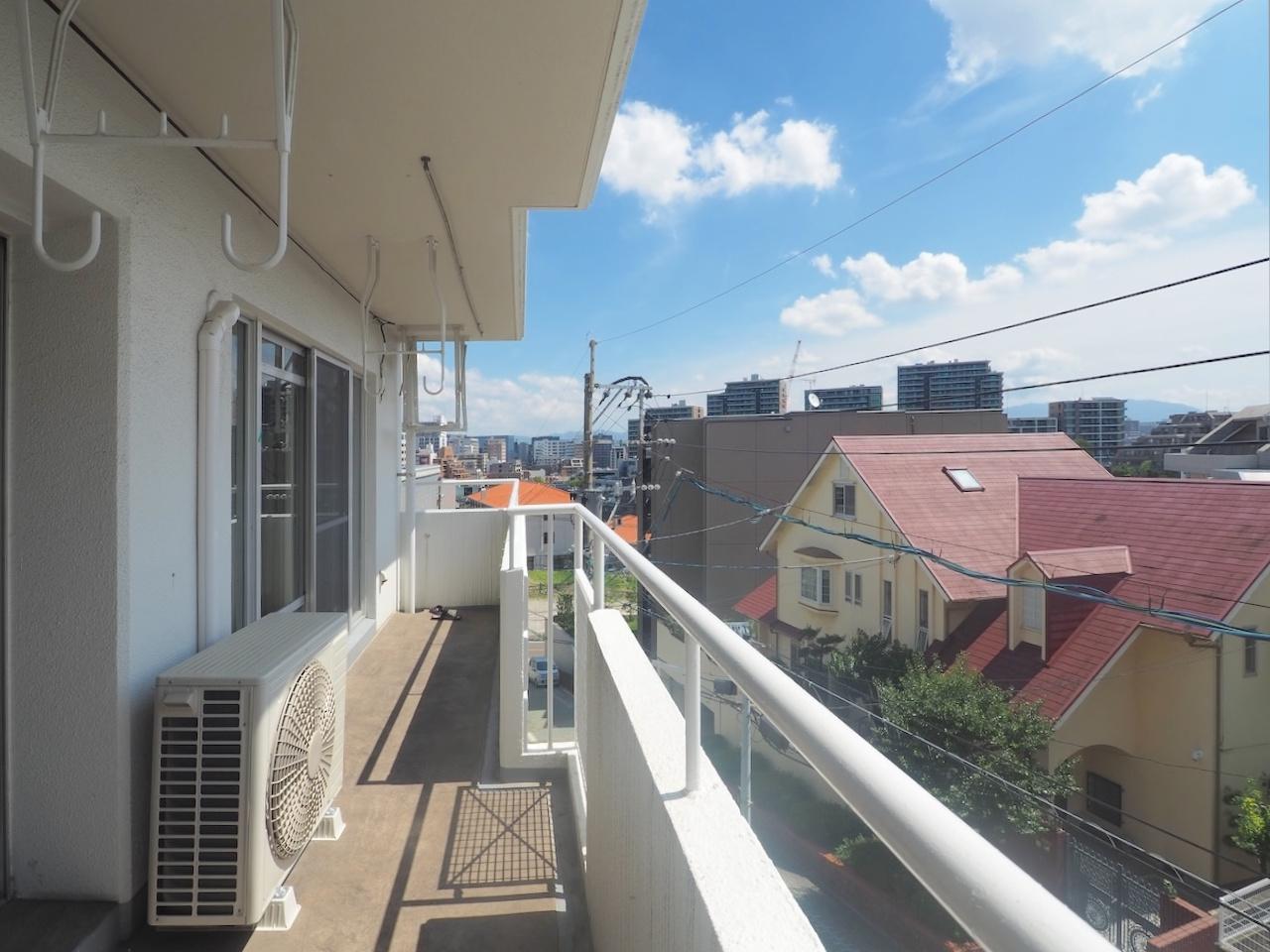 福岡市中央区桜坂の売買物件/見晴らしもよく気持ちいいバルコニー。