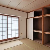 福岡市中央区赤坂の賃貸物件/押し入れの収納量もバッチリ！な和室。