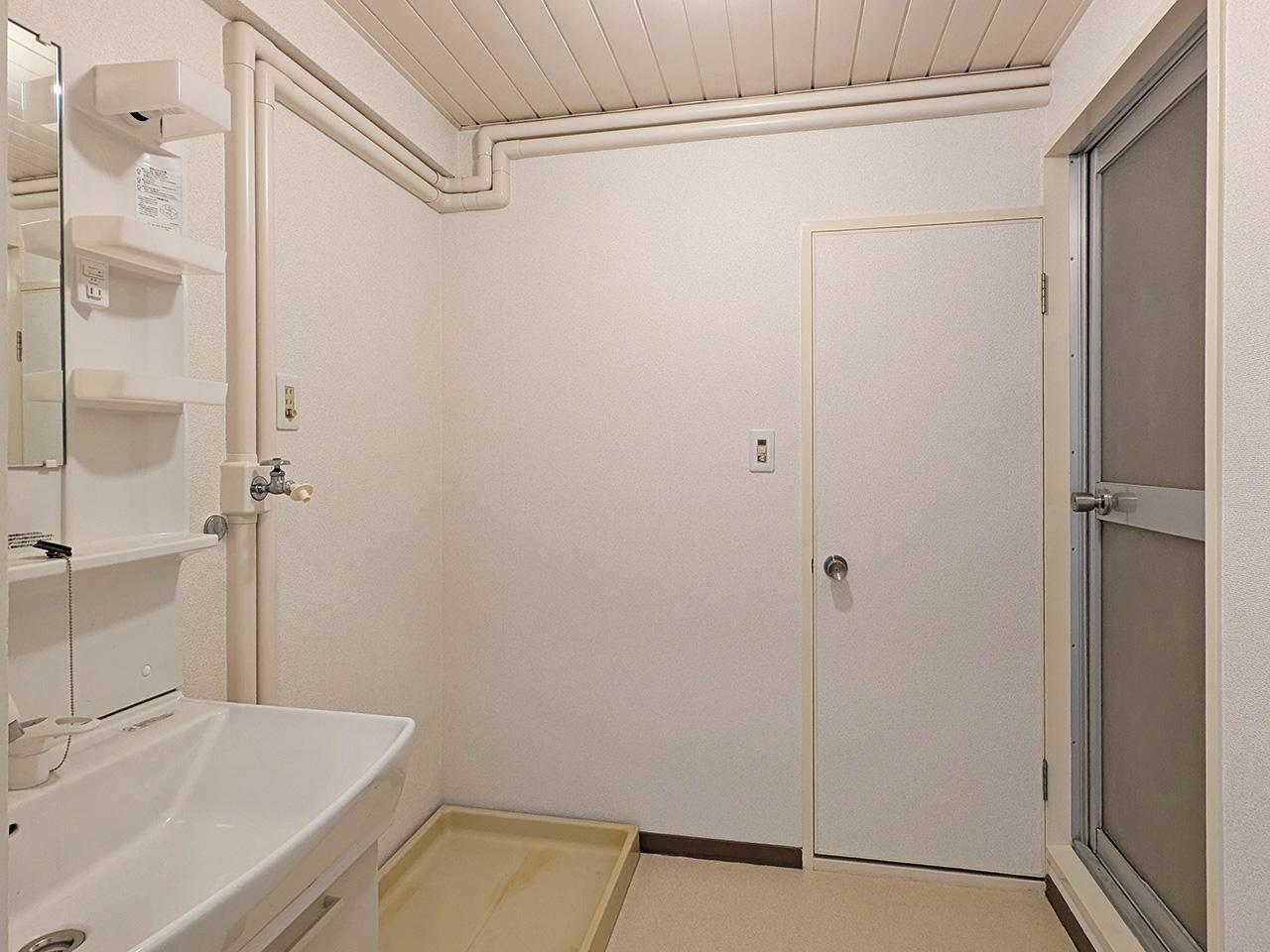 福岡市中央区赤坂の賃貸物件/築年数なりの雰囲気ですが、設備はちゃんと入れ替わっているのが嬉しいポイント。