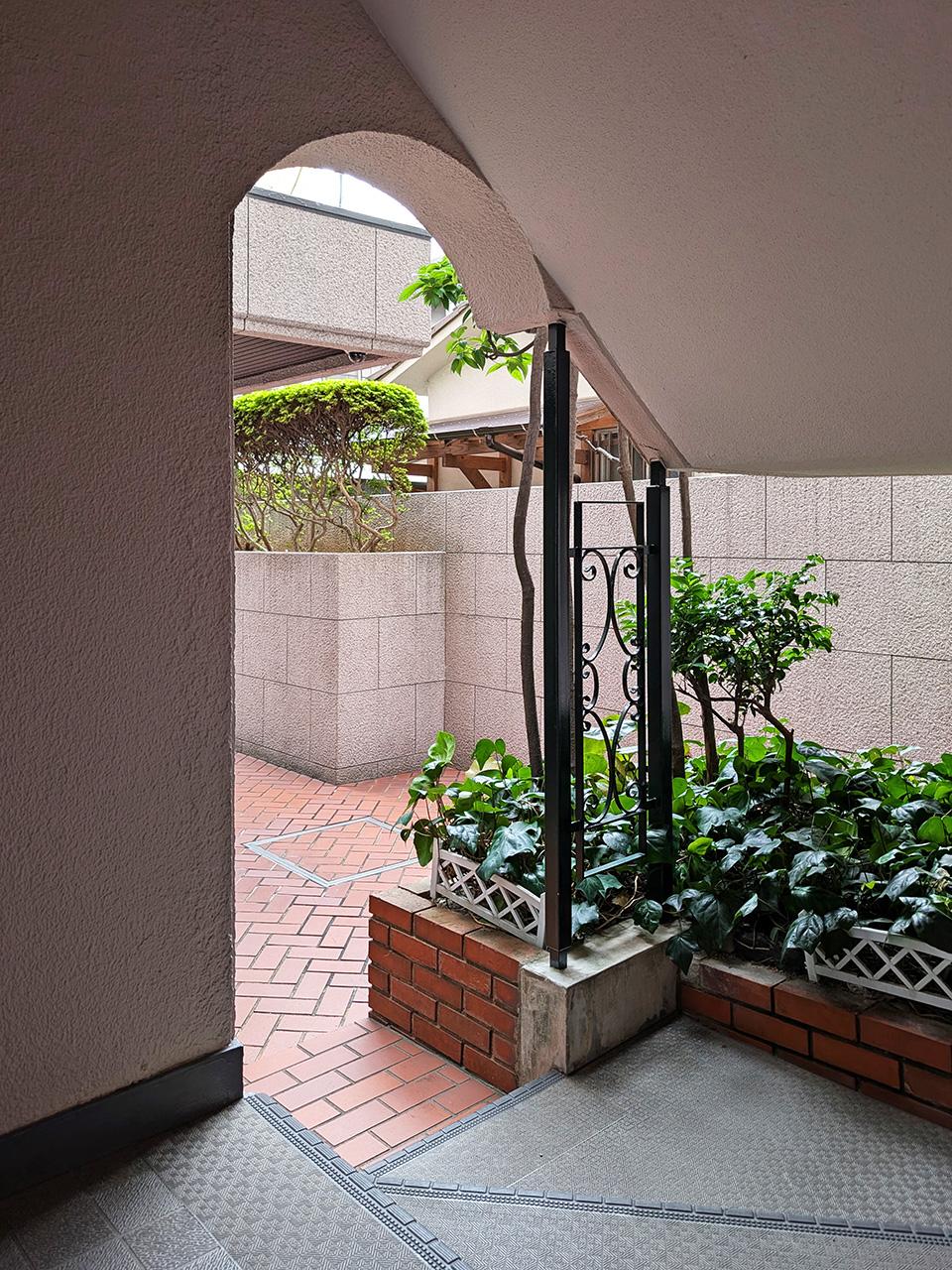 福岡市中央区赤坂の賃貸物件/アーチとレンガが古き良き。