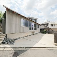 福岡市中央区笹丘の賃貸物件/平行四辺形の敷地に一本の斜めのラインを引き、家と庭を分けるというアイデア