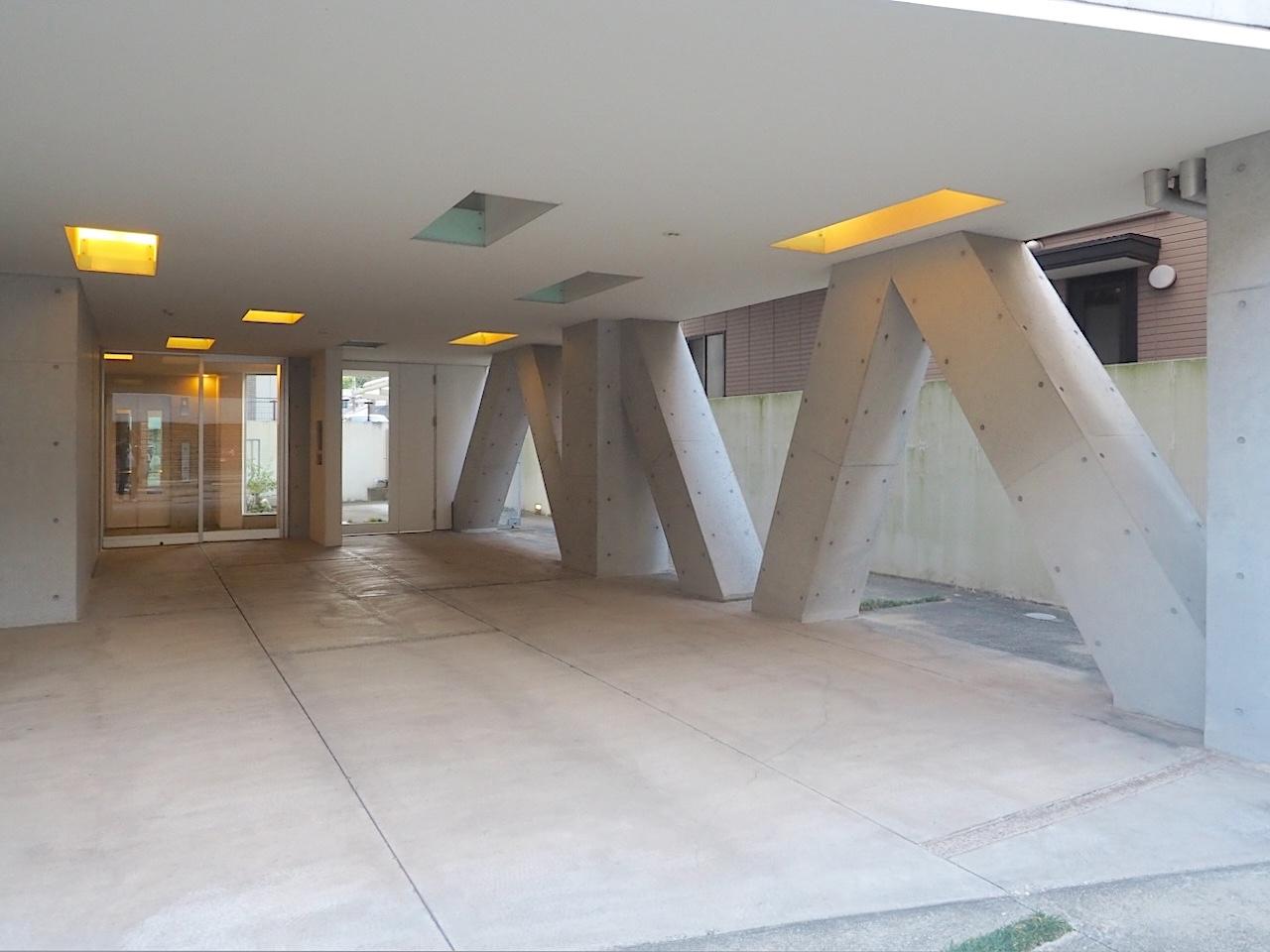 福岡市中央区赤坂の賃貸物件/エントランスからかっこいい。