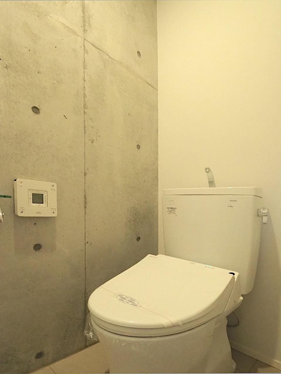 福岡市中央区赤坂の賃貸物件/温水洗浄機付き便座。
