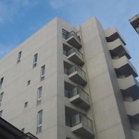 福岡市中央区赤坂の賃貸物件/コンクリートのファサード